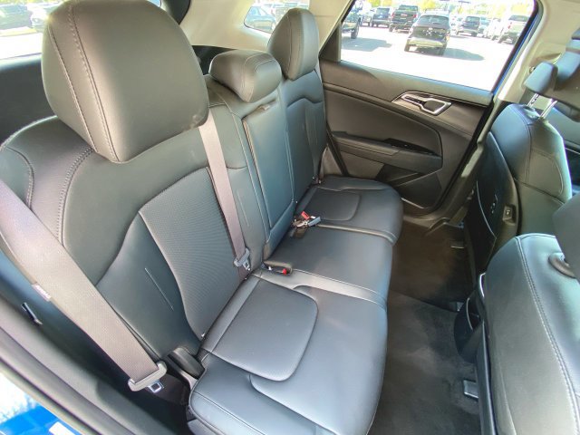 Used 2025 Kia Sportage EX AWD/4WD image 25
