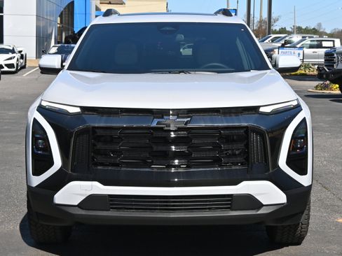 New 2026 Chevrolet Equinox ACTIV w/ LPO, Floor Liner Package FWD image 3