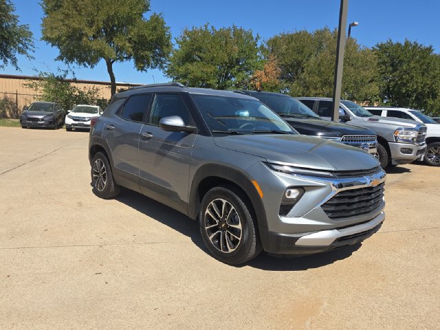 Used 2026 Chevrolet TrailBlazer LT FWD image 3