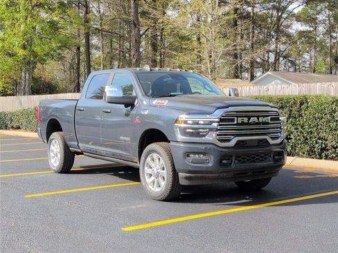 New 2026 RAM 2500 Laramie AWD/4WD image 8