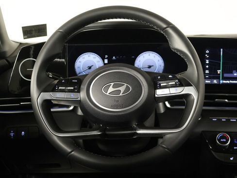 Used 2025 Hyundai Elantra Limited FWD image 52