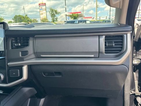 Used 2024 Ford Expedition XLT AWD/4WD image 17
