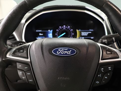 Used 2019 Ford Edge SEL w/ Equipment Group 201A AWD/4WD image 13