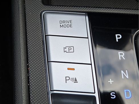 Used 2024 Hyundai Elantra Limited FWD image 18
