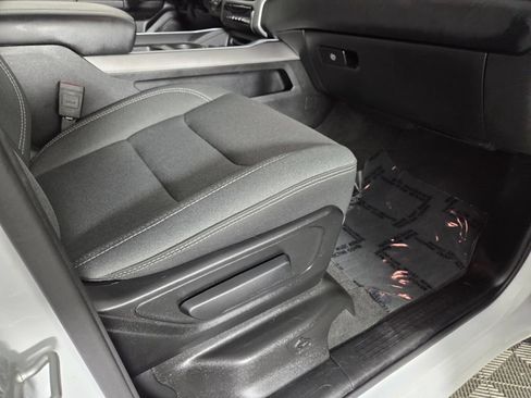 Used 2022 RAM 1500 Big Horn AWD/4WD image 39