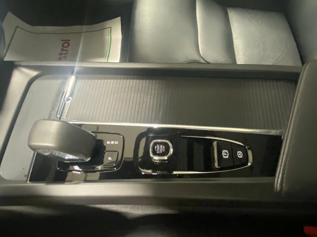 Used 2025 Volvo S60 B5 Core AWD/4WD image 25