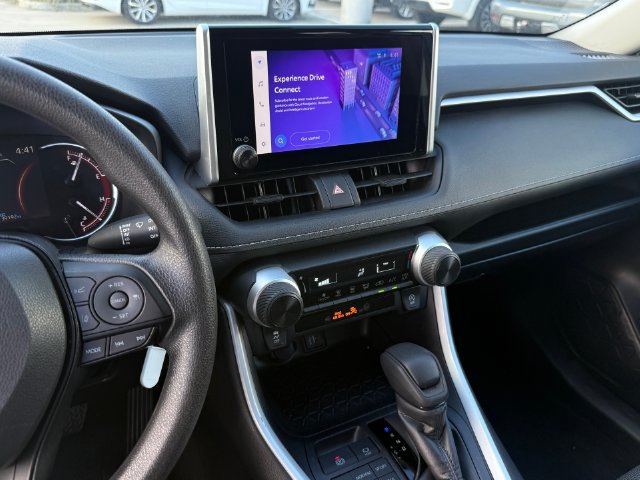 Used 2025 Toyota RAV4 LE AWD/4WD image 19