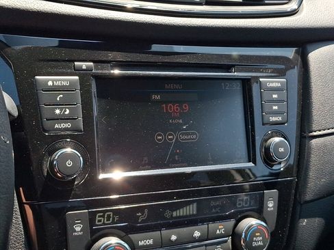 Used 2020 Nissan Rogue SV AWD/4WD image 17