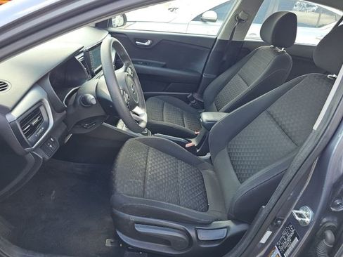 Used 2019 Kia Rio S FWD image 5