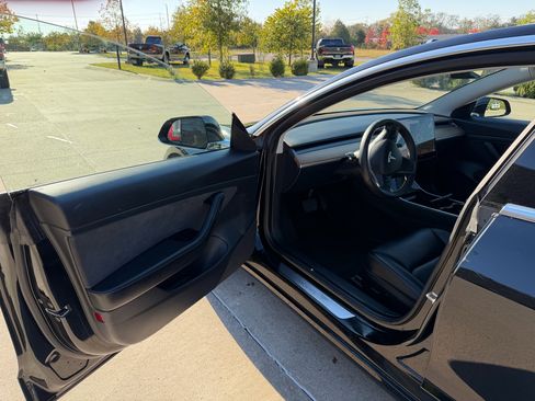 Used 2020 Tesla Model 3 image 8