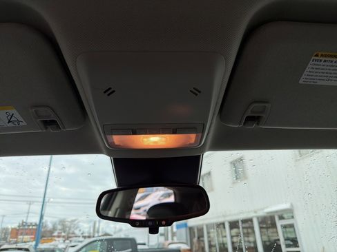 Certified 2021 Buick Encore Preferred image 17