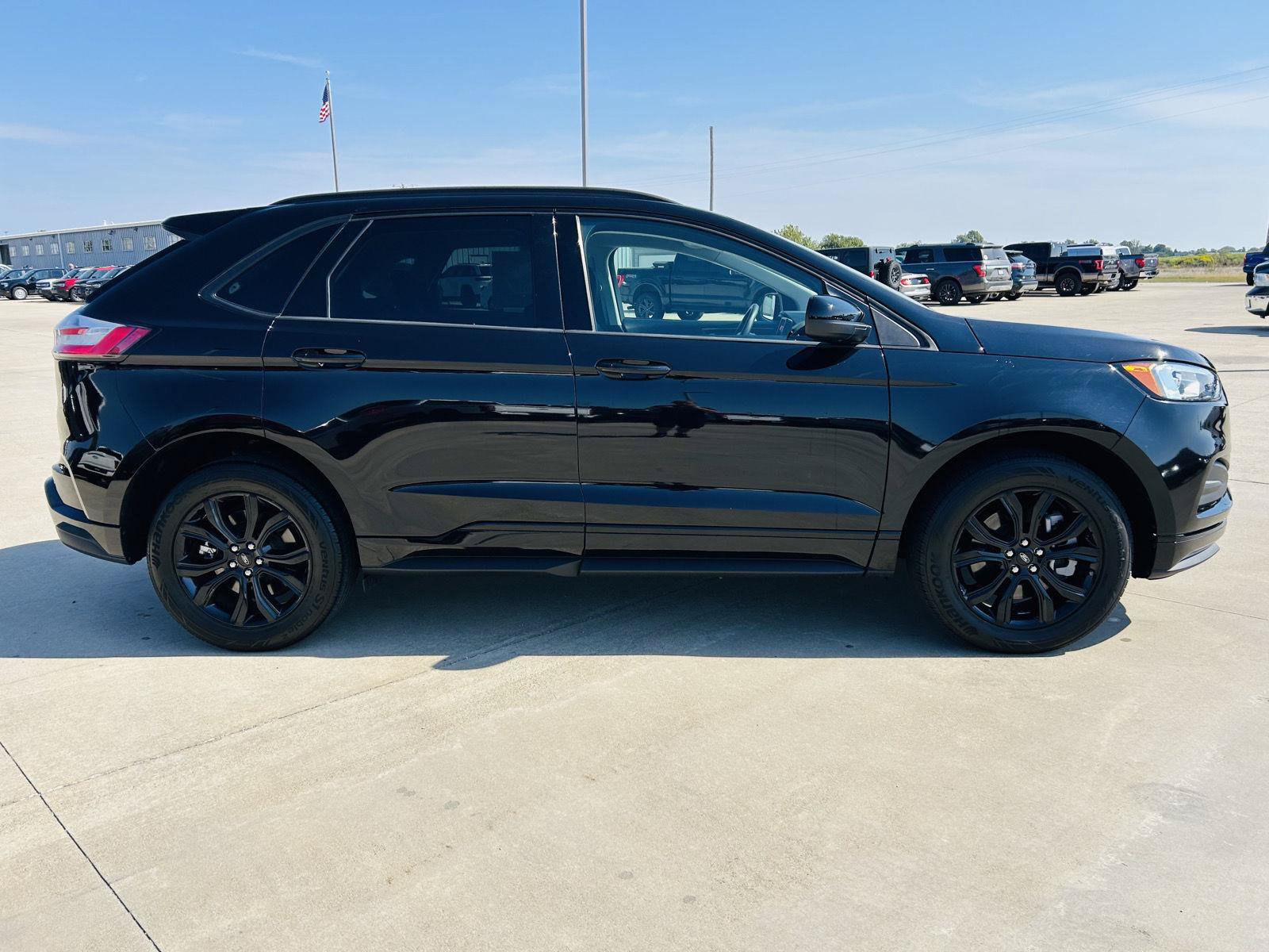 Used 2024 Ford Edge SE w/ Black Appearance Package AWD/4WD image 34