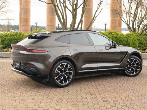 Used 2021 Aston Martin DBX image 54