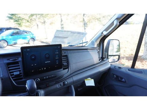 New 2026 Ford Transit 250 148 Medium Roof RWD image 9
