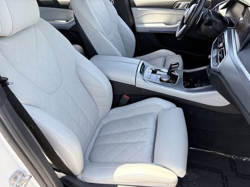 Used 2023 BMW X5 sDrive40i w/ M Sport Package RWD image 11