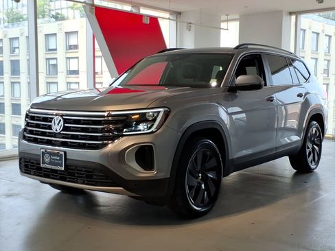 Used 2026 Volkswagen Atlas SE w/ Panoramic Sunroof Package AWD/4WD image 1