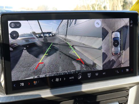 Used 2025 Ford Explorer ST-Line w/ ST-Line Street Pack image 12