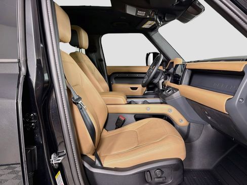 Certified 2025 Land Rover Defender 110 X-Dynamic SE AWD/4WD image 32