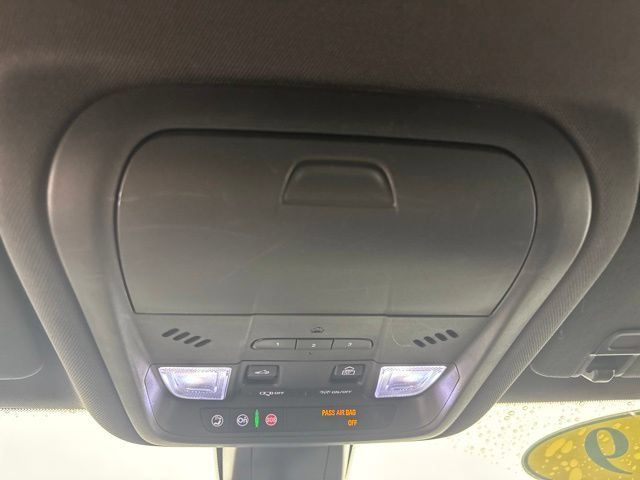 Used 2019 Chevrolet Blazer Premier w/ Sun and Wheels Package AWD/4WD image 24