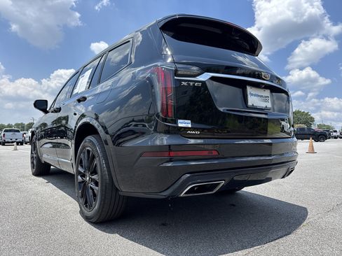 Used 2023 Cadillac XT6 Sport w/ Technology Package AWD/4WD image 8