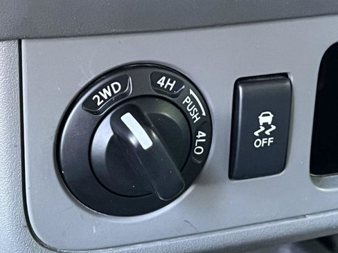 Used 2019 Nissan Frontier SV AWD/4WD image 24