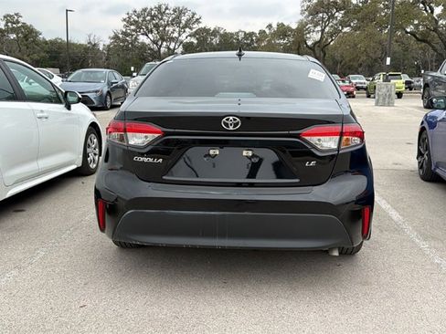 Used 2025 Toyota Corolla LE image 6