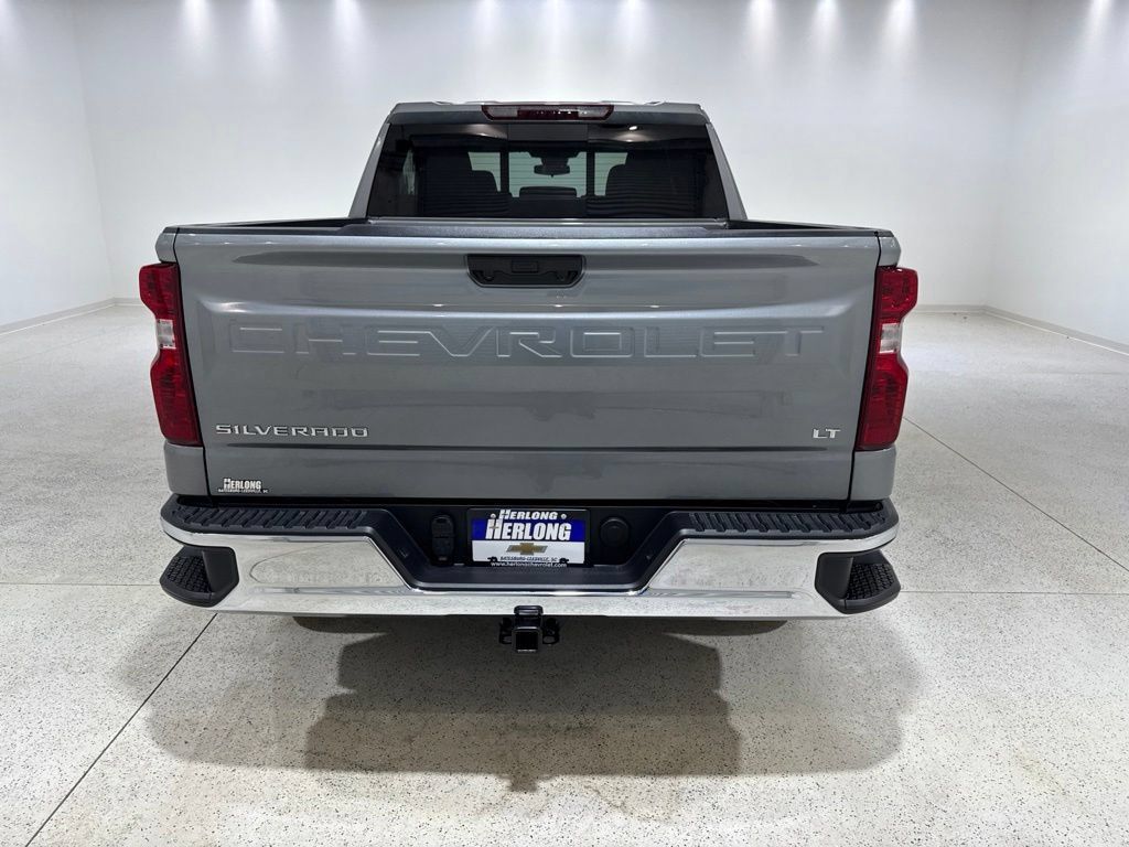 Used 2026 Chevrolet Silverado 1500 LT w/ Leather Package RWD image 4