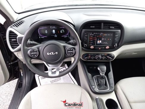 Used 2023 Kia Soul LX w/ LX Technology Package image 19