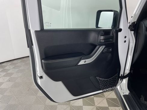 Used 2013 Jeep Wrangler Unlimited Sport image 16