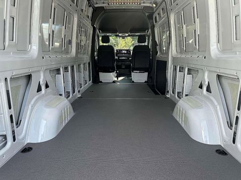 New 2025 Mercedes-Benz Sprinter 2500 image 10