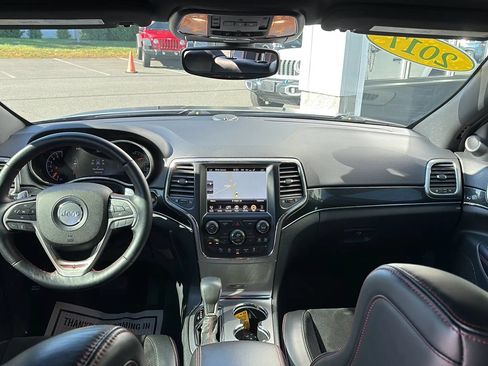 Used 2017 Jeep Grand Cherokee Trailhawk AWD/4WD image 6