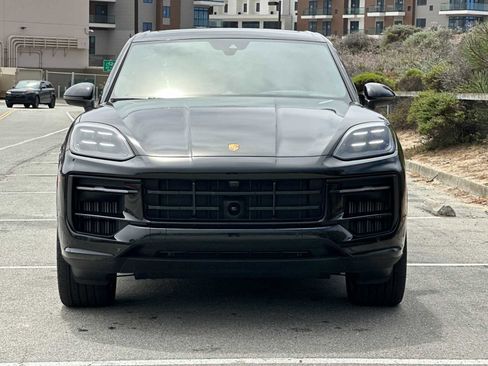 Certified 2025 Porsche Cayenne E-Hybrid image 11