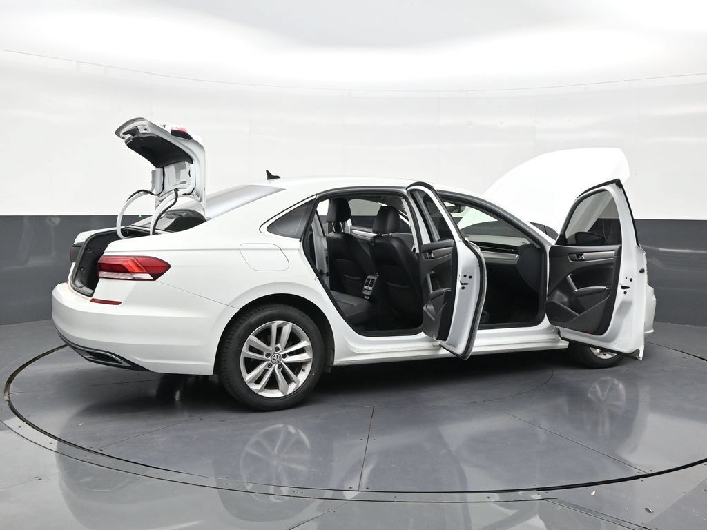Used 2020 Volkswagen Passat 2.0T SE w/ Sunroof Package FWD image 28