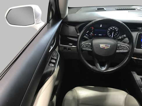 Used 2020 Cadillac XT4 Premium Luxury image 5