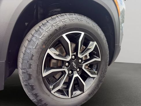 Used 2024 Chevrolet TrailBlazer ACTIV w/ Driver Confidence Package AWD/4WD image 20