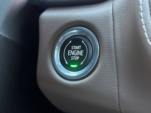Used 2023 Chevrolet Suburban High Country AWD/4WD image 33