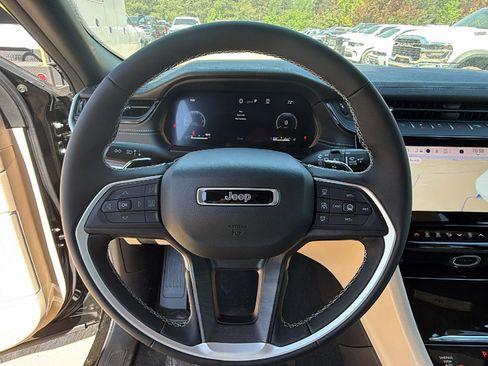 New 2026 Jeep Grand Cherokee L Limited AWD/4WD image 24