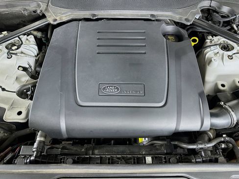 Used 2022 Land Rover Discovery S R-Dynamic AWD/4WD image 13