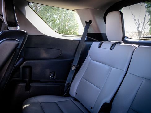 Used 2021 Ford Explorer XLT w/ Equipment Group 202A image 15