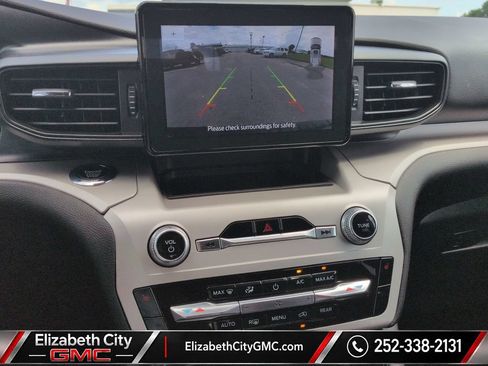 Used 2023 Ford Explorer XLT AWD/4WD image 12