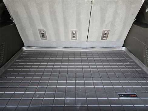 Used 2024 GMC Yukon XL Denali w/ Advanced Technology Package image 33