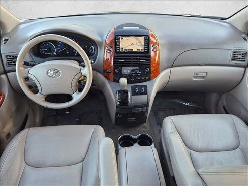 Used 2008 Toyota Sienna XLE FWD image 17