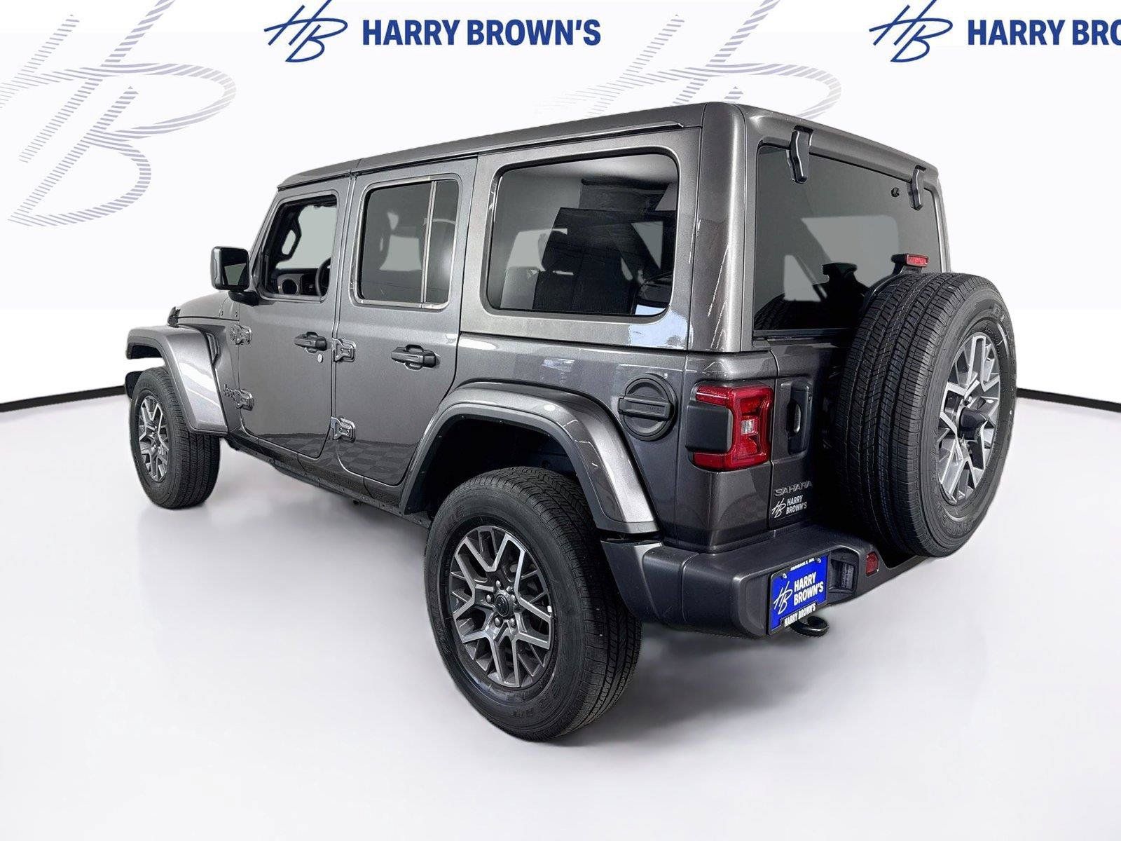 Used 2025 Jeep Wrangler Unlimited Sahara AWD/4WD image 27