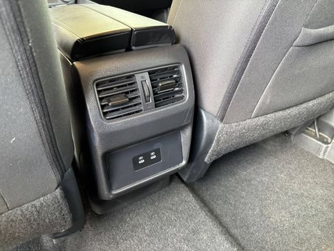 Used 2025 Nissan Rogue SV FWD image 24
