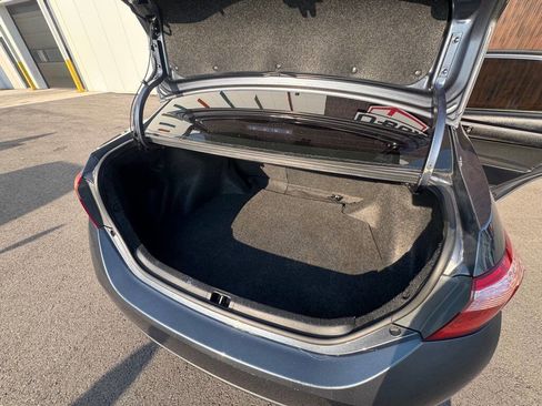 Used 2019 Toyota Corolla LE image 16