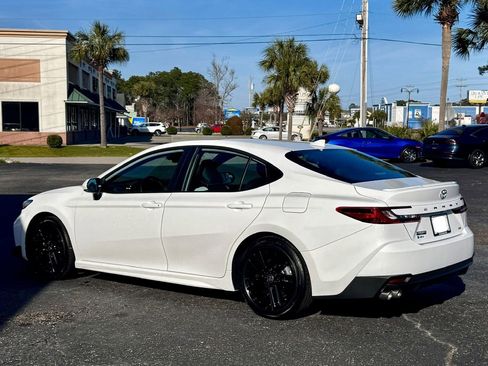 Used 2025 Toyota Camry SE FWD image 5
