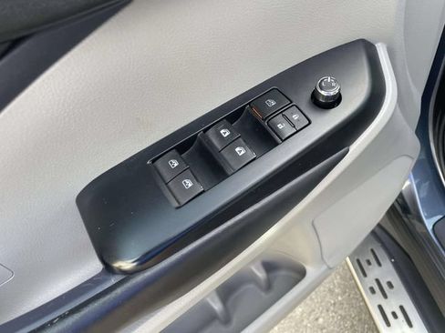Used 2018 Toyota Highlander XLE AWD/4WD image 24