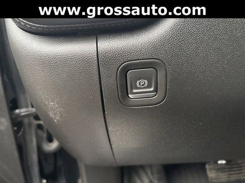 Used 2022 Chevrolet Silverado 1500 LT Trail Boss w/ Bed Protection Package image 16