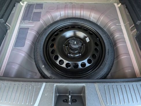 Used 2025 Chevrolet Trax LT w/ LT Convenience Package image 25