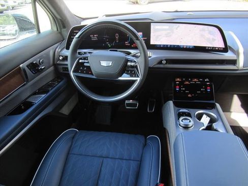 New 2026 Cadillac Vistiq Premium Luxury image 13